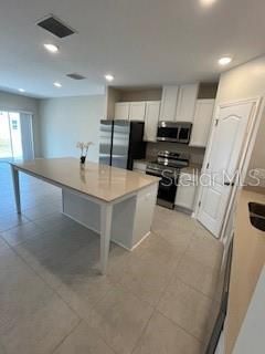 For Rent: $2,050 (3 beds, 2 baths, 1694 Square Feet)