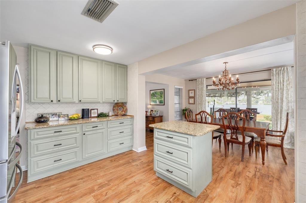 Active With Contract: $1,195,000 (3 beds, 2 baths, 1760 Square Feet)