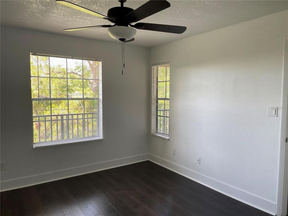 Active With Contract: $1,380 (1 beds, 1 baths, 552 Square Feet)