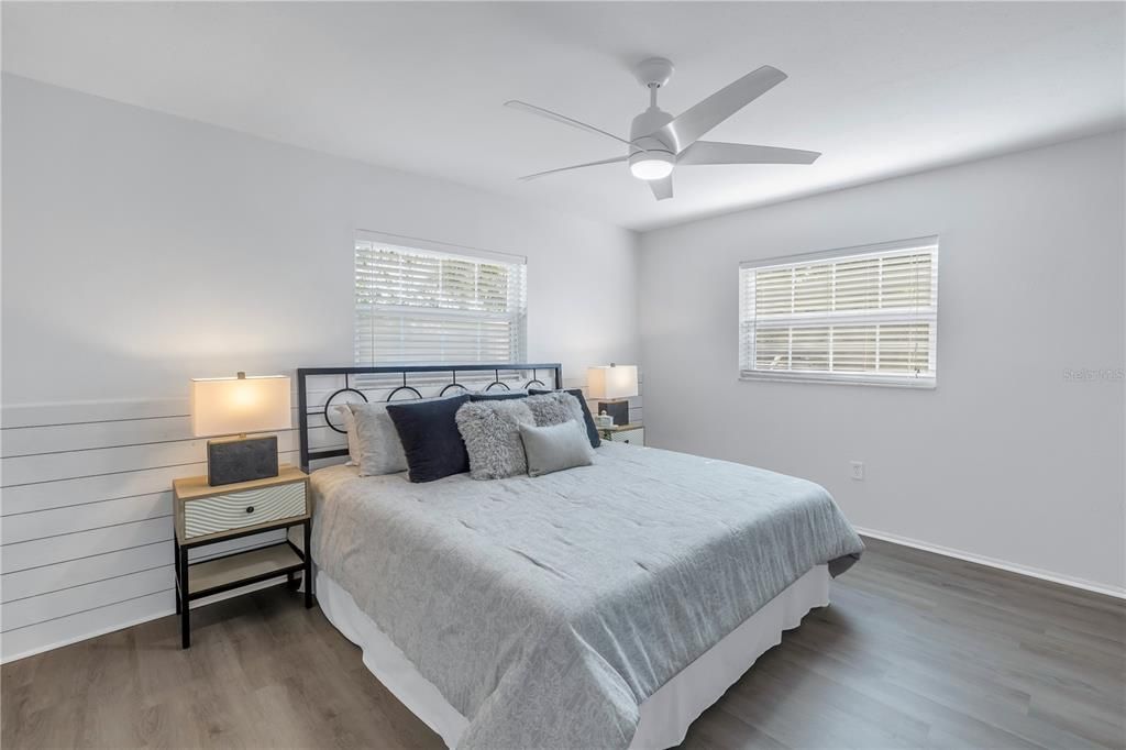Active With Contract: $469,000 (2 beds, 2 baths, 1317 Square Feet)