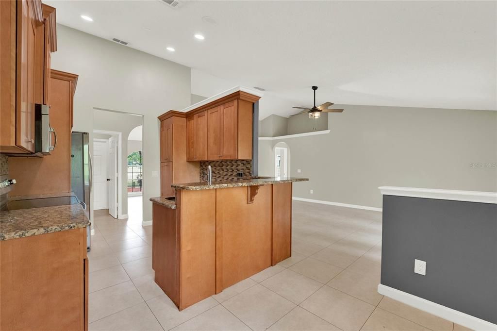 Active With Contract: $459,000 (3 beds, 2 baths, 1634 Square Feet)