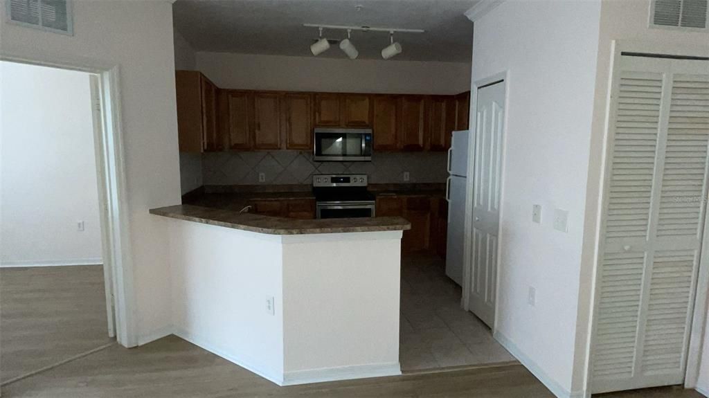 For Rent: $2,200 (2 beds, 2 baths, 1361 Square Feet)