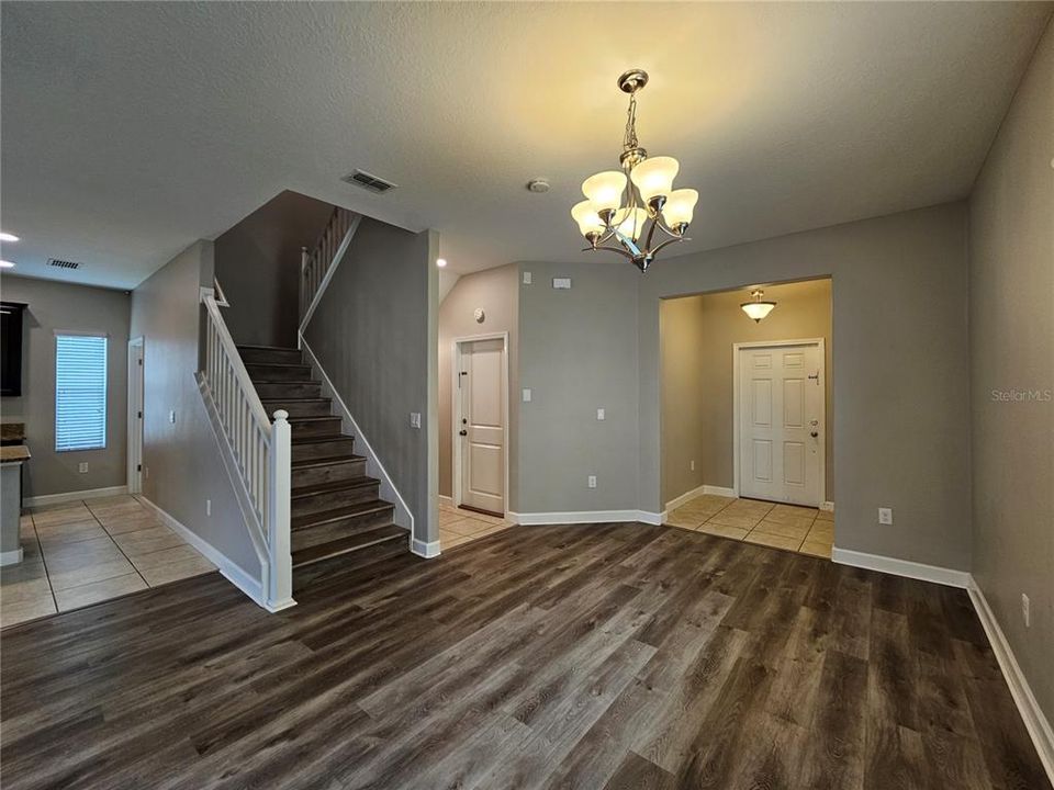 For Sale: $379,900 (3 beds, 2 baths, 2095 Square Feet)