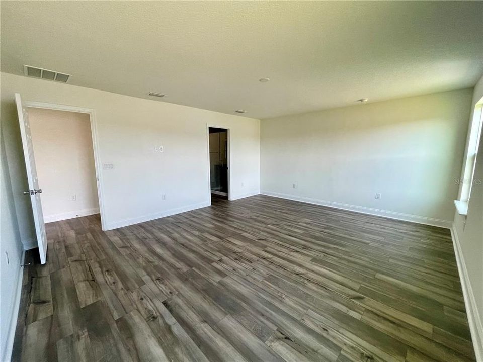 For Rent: $2,250 (3 beds, 2 baths, 1891 Square Feet)