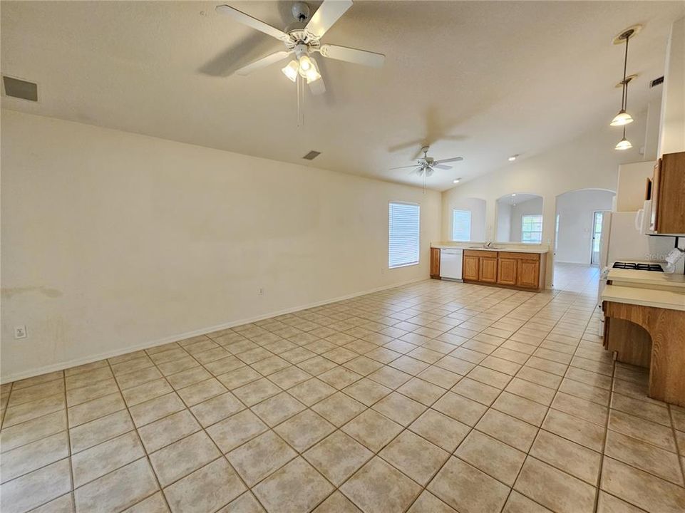 For Sale: $389,900 (3 beds, 2 baths, 1826 Square Feet)