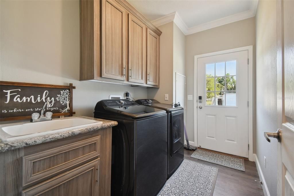 Recently Sold: $599,000 (3 beds, 2 baths, 1778 Square Feet)