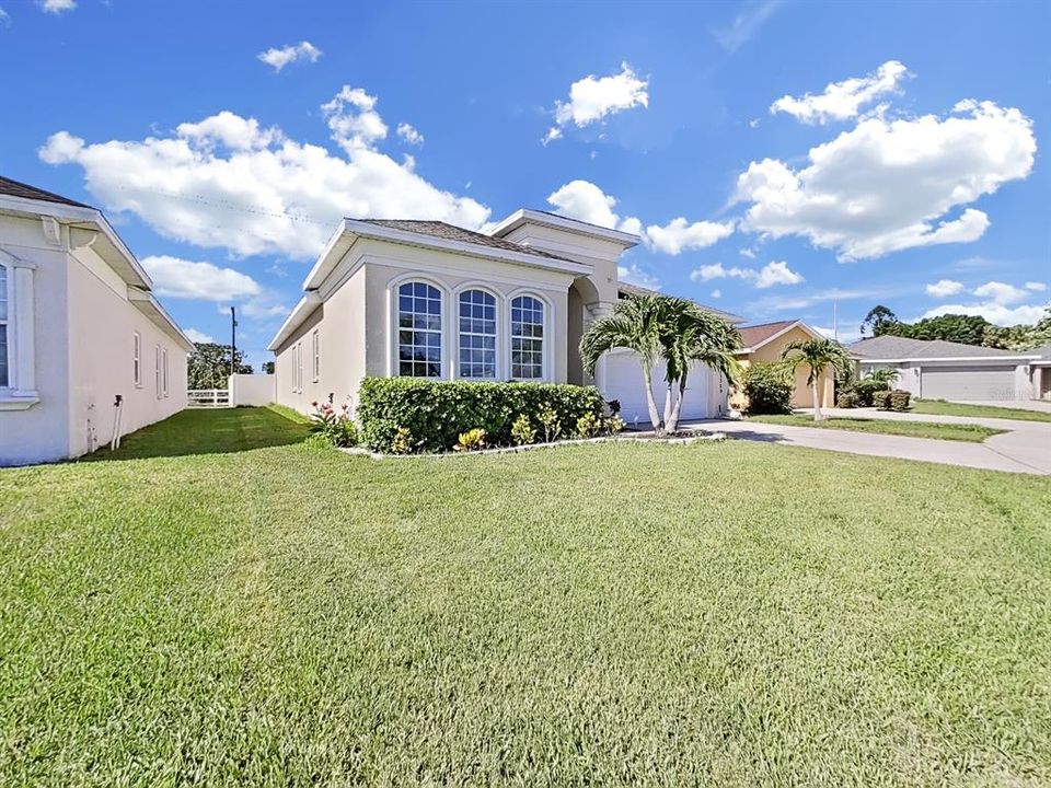 For Sale: $385,000 (3 beds, 2 baths, 1911 Square Feet)