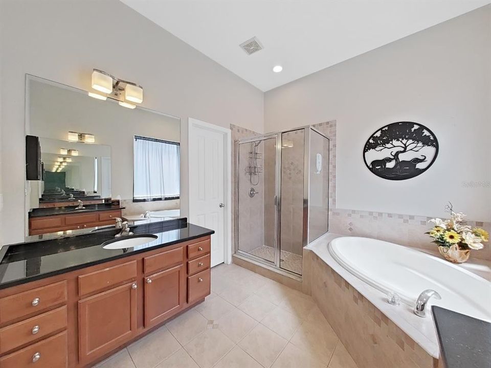 待售: $385,000 (3 贝兹, 2 浴室, 1911 平方英尺)