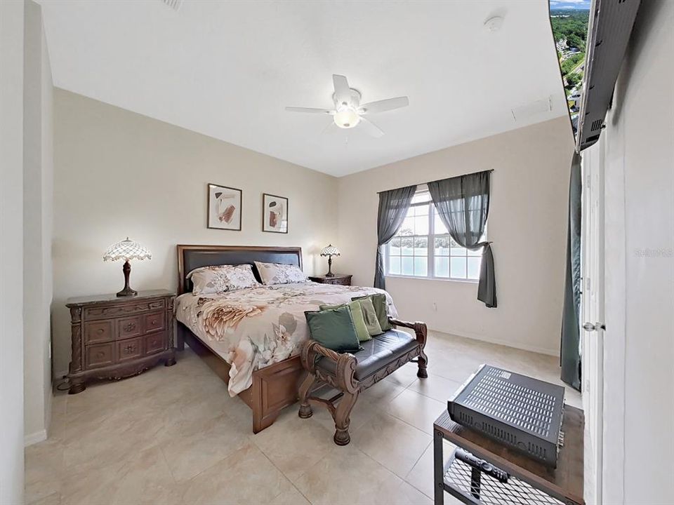 For Sale: $385,000 (3 beds, 2 baths, 1911 Square Feet)