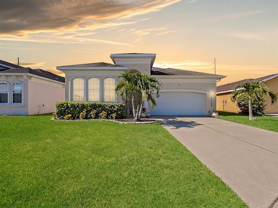 For Sale: $385,000 (3 beds, 2 baths, 1911 Square Feet)