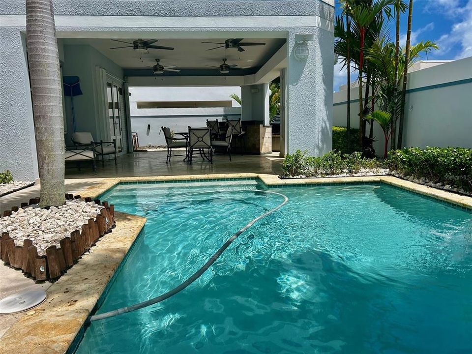 Recently Sold: $1,100,000 (5 beds, 3 baths, 3224 Square Feet)