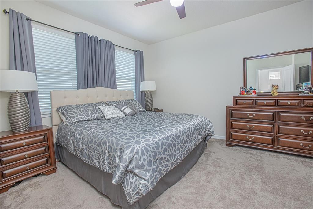 For Sale: $368,990 (2 beds, 2 baths, 1559 Square Feet)