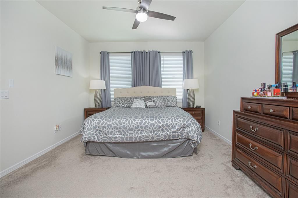 For Sale: $369,000 (2 beds, 2 baths, 1559 Square Feet)