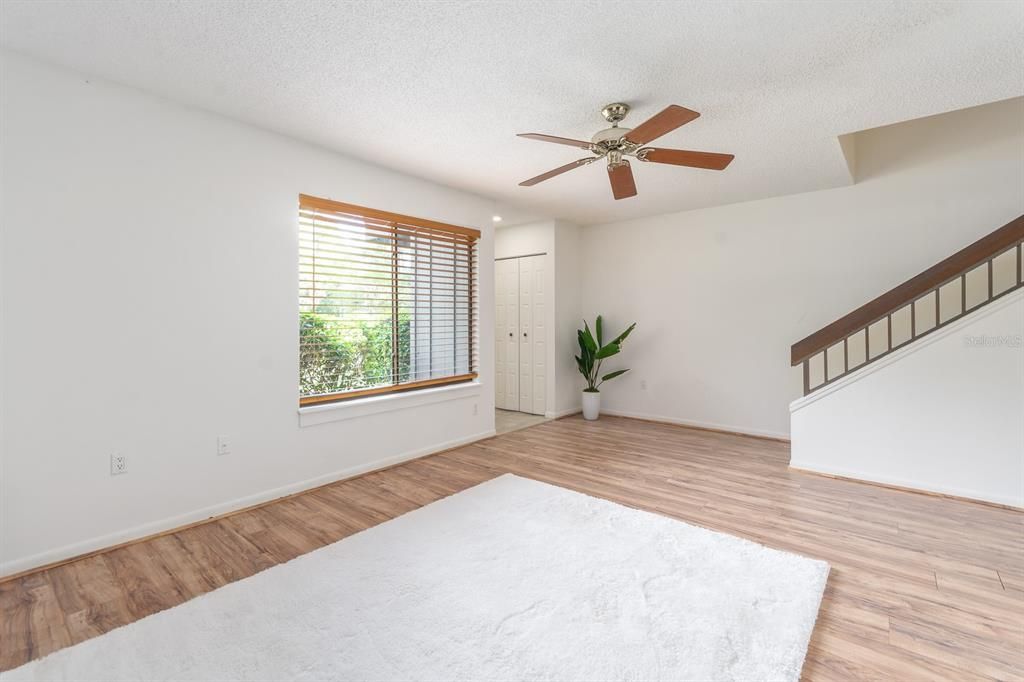 For Sale: $224,900 (2 beds, 2 baths, 1394 Square Feet)