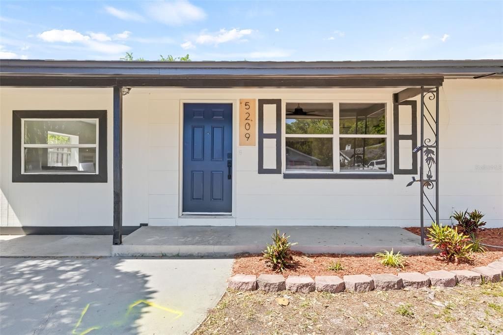 For Sale: $399,900 (3 beds, 1 baths, 1091 Square Feet)
