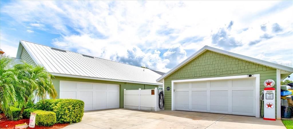 4 car Garage spaces /plus workshop /non-working gas pump included!