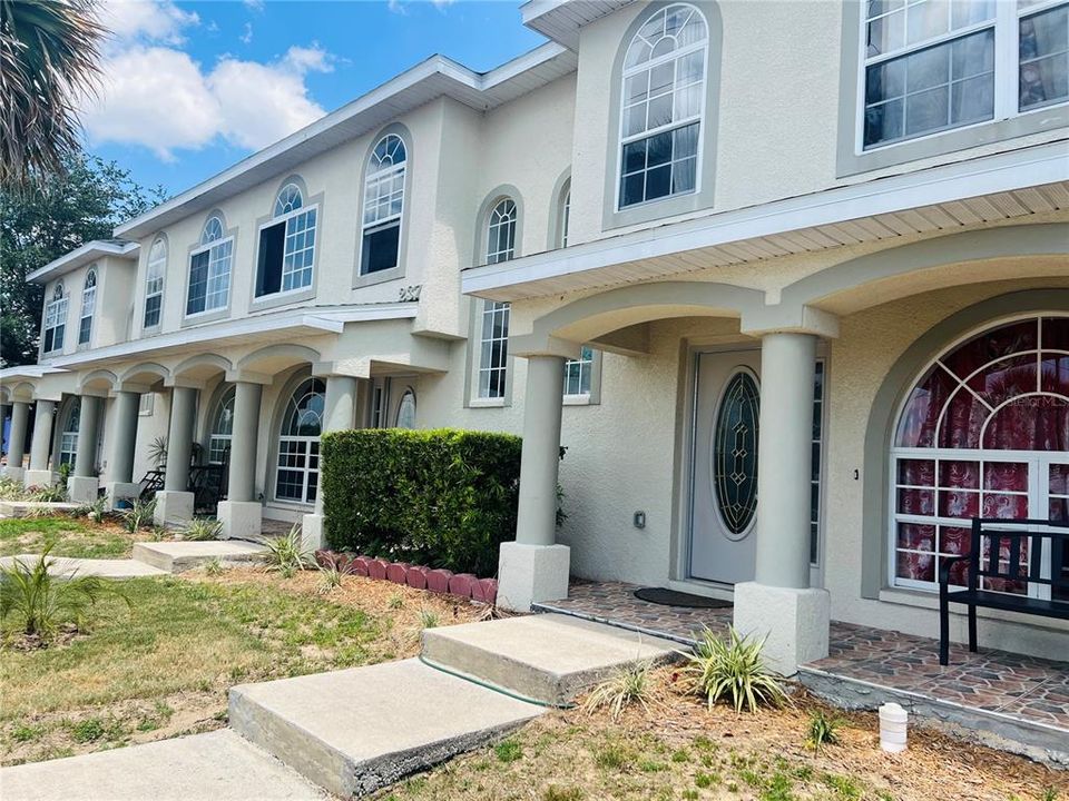 Recently Rented: $1,950 (4 beds, 2 baths, 1530 Square Feet)