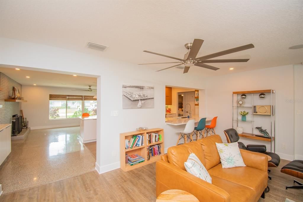 Active With Contract: $799,900 (3 beds, 2 baths, 2209 Square Feet)