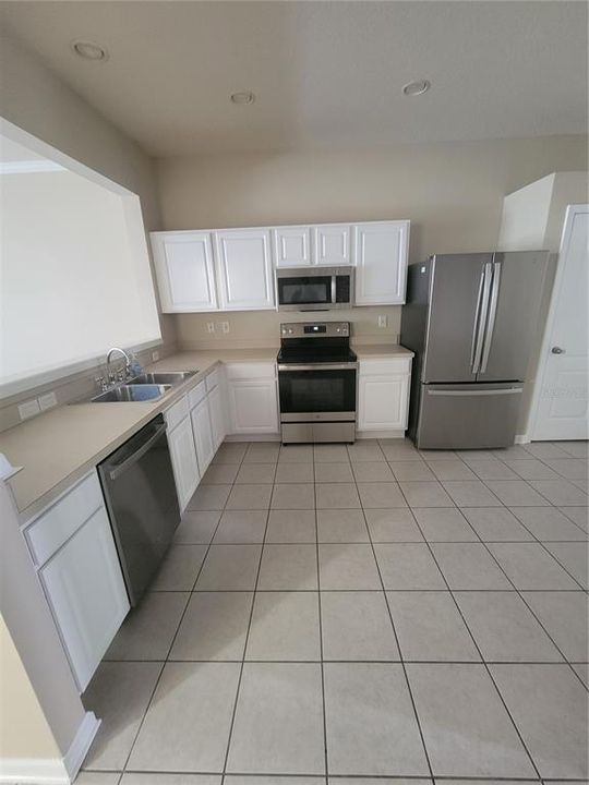 Active With Contract: $2,500 (3 beds, 2 baths, 1625 Square Feet)