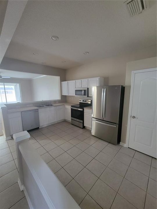 Active With Contract: $2,500 (3 beds, 2 baths, 1625 Square Feet)