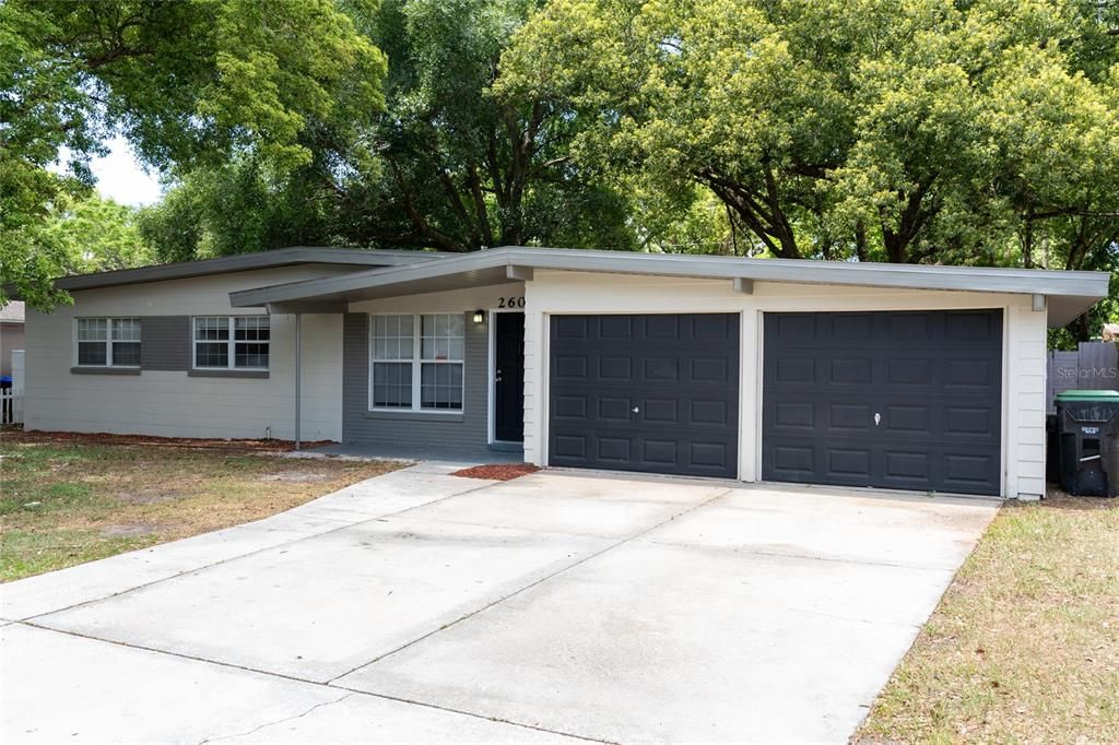 For Sale: $320,000 (4 beds, 2 baths, 1366 Square Feet)
