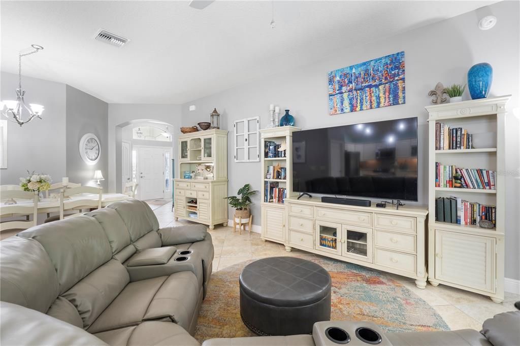 Active With Contract: $529,900 (3 beds, 2 baths, 1952 Square Feet)