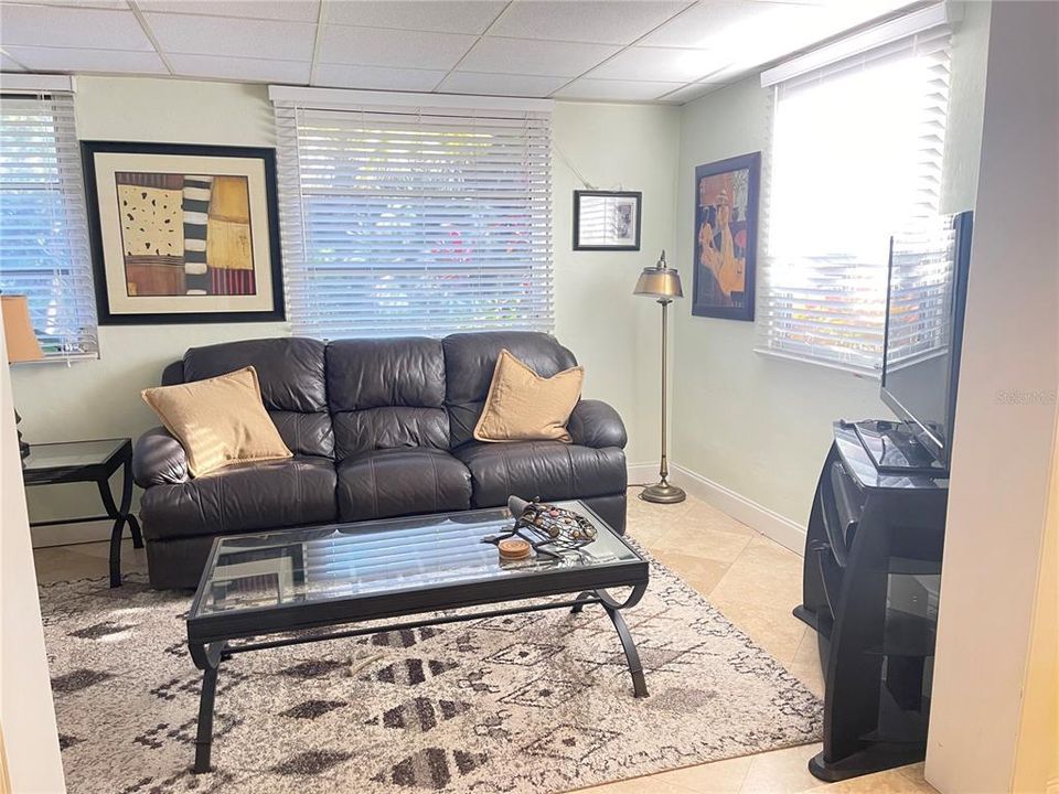 Active With Contract: $2,450 (2 beds, 2 baths, 1068 Square Feet)