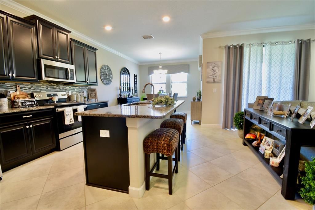 Active With Contract: $399,900 (3 beds, 2 baths, 1894 Square Feet)