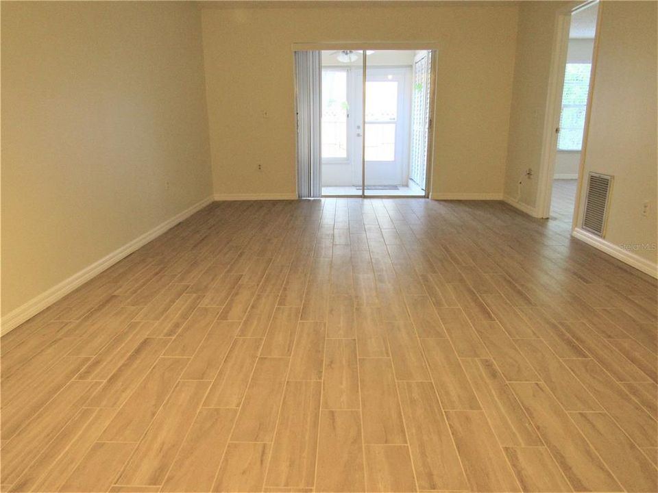 Recently Rented: $2,000 (2 beds, 2 baths, 1013 Square Feet)