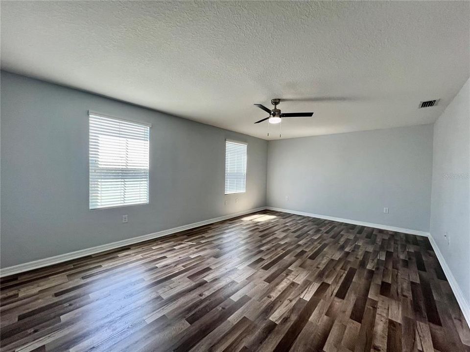 For Rent: $3,100 (4 beds, 2 baths, 2498 Square Feet)