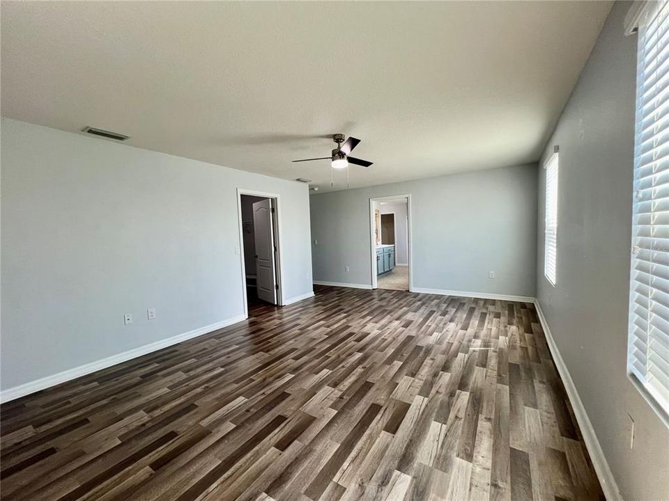 For Rent: $3,100 (4 beds, 2 baths, 2498 Square Feet)