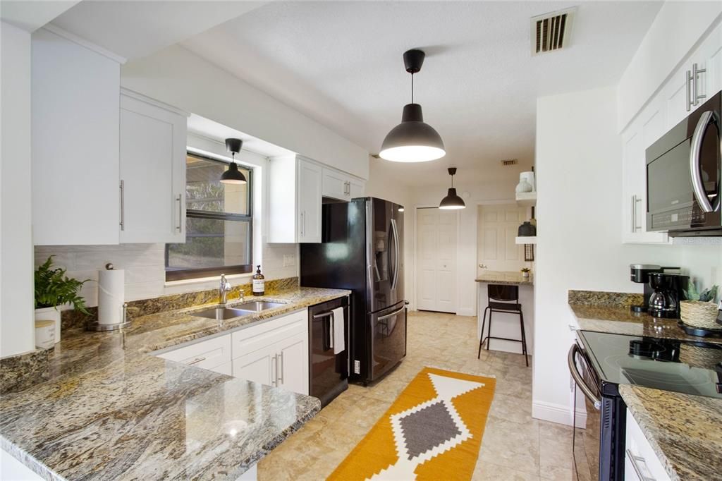 Recently Sold: $1,025,000 (3 beds, 2 baths, 2044 Square Feet)