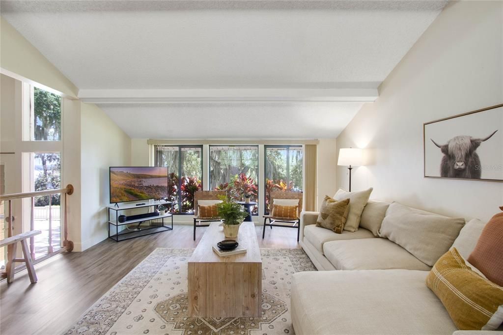 Recently Sold: $1,025,000 (3 beds, 2 baths, 2044 Square Feet)