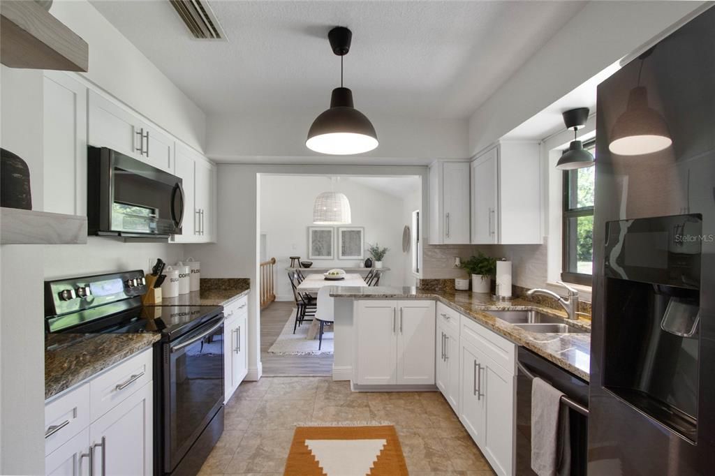 Recently Sold: $1,025,000 (3 beds, 2 baths, 2044 Square Feet)