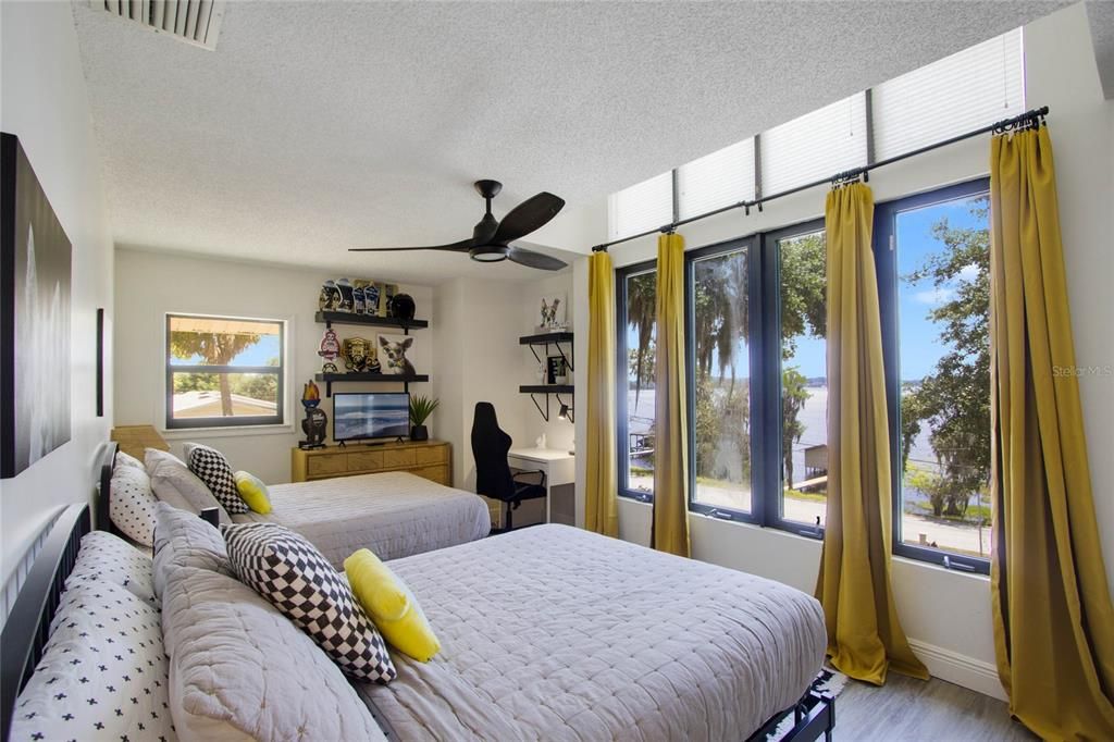 Recently Sold: $1,025,000 (3 beds, 2 baths, 2044 Square Feet)