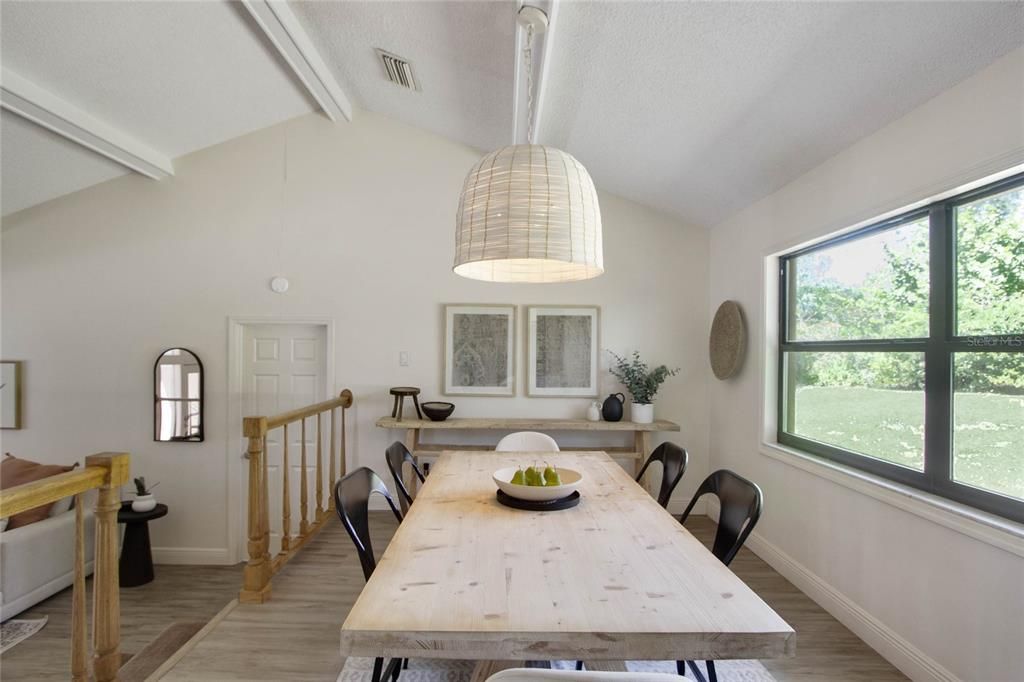 Recently Sold: $1,025,000 (3 beds, 2 baths, 2044 Square Feet)