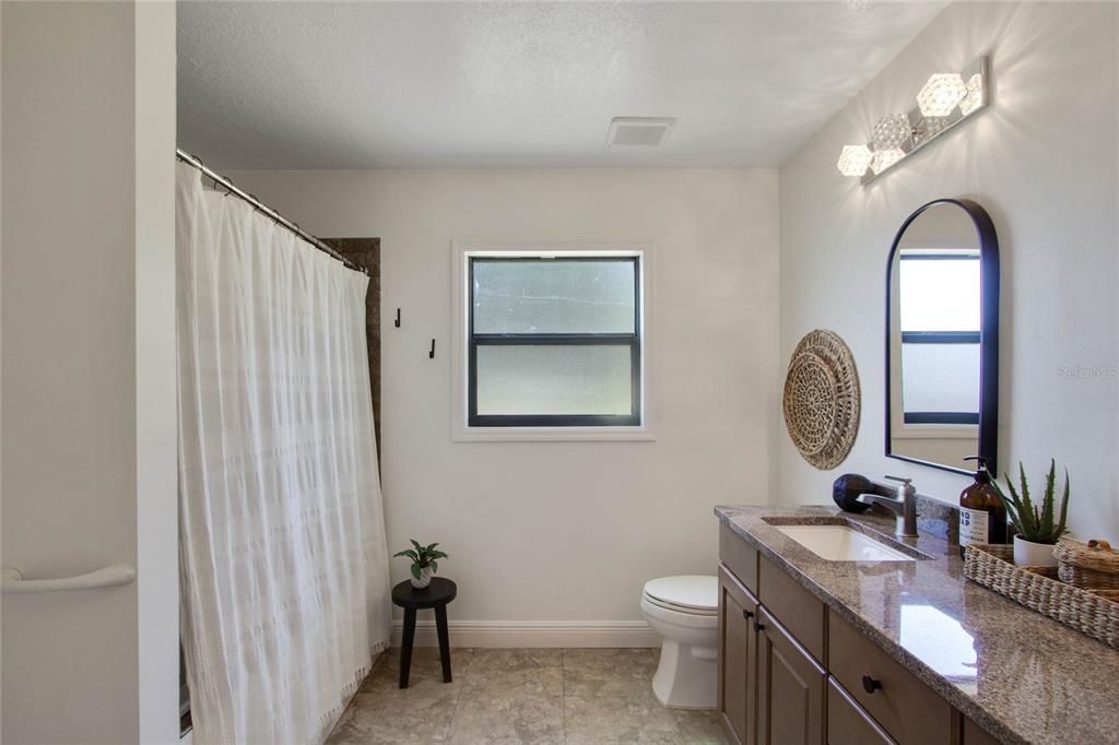 Recently Sold: $1,025,000 (3 beds, 2 baths, 2044 Square Feet)