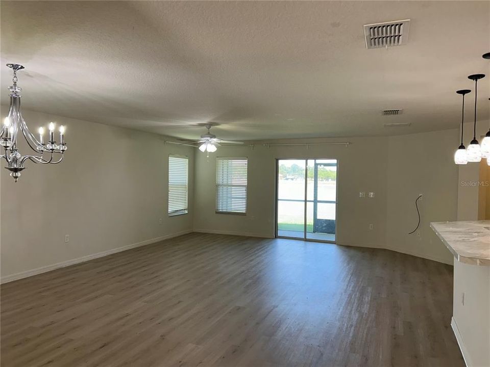 For Rent: $2,500 (4 beds, 2 baths, 1978 Square Feet)