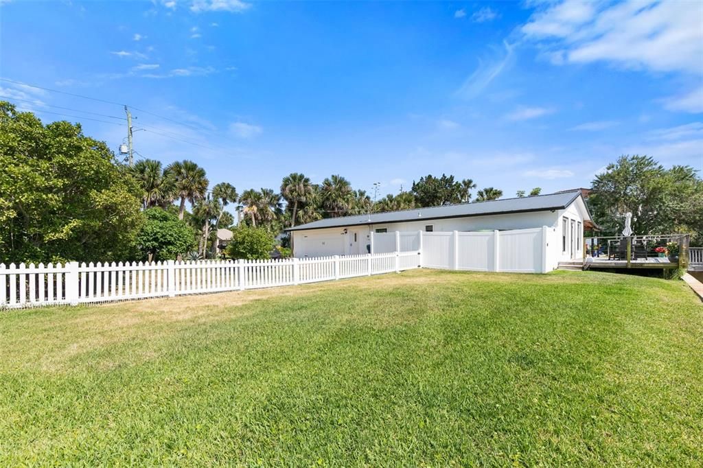 For Sale: $1,299,000 (3 beds, 2 baths, 1953 Square Feet)