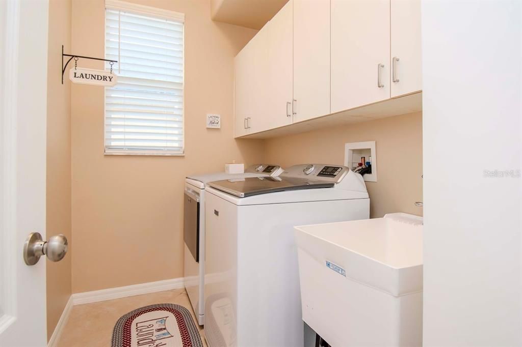 Active With Contract: $357,000 (2 beds, 2 baths, 1809 Square Feet)