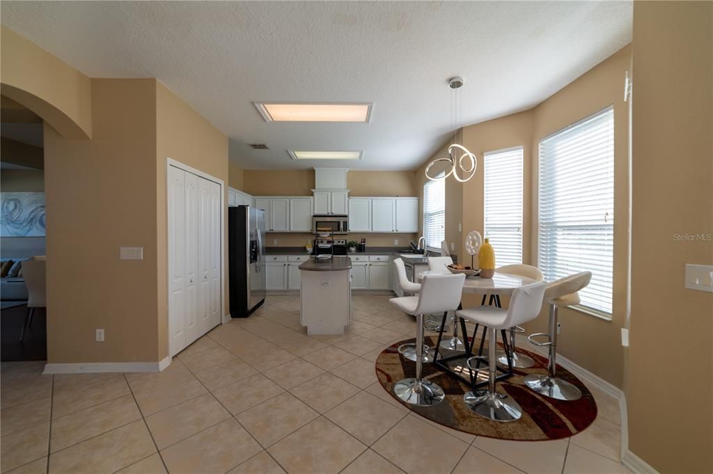 Recently Sold: $520,000 (4 beds, 2 baths, 2528 Square Feet)