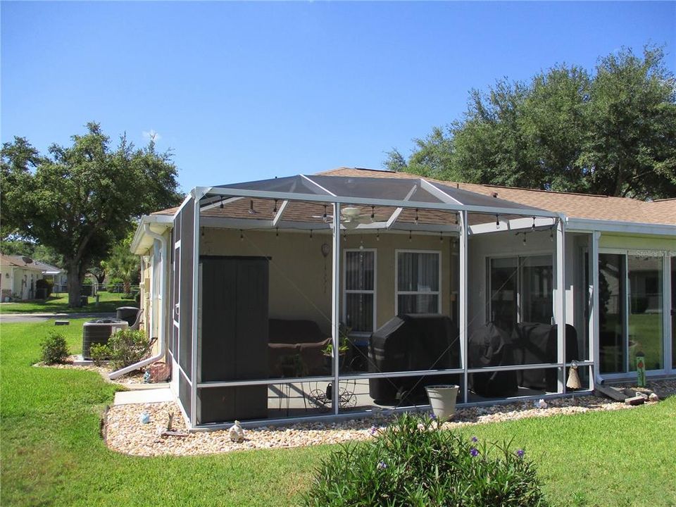 For Sale: $269,500 (2 beds, 2 baths, 1684 Square Feet)