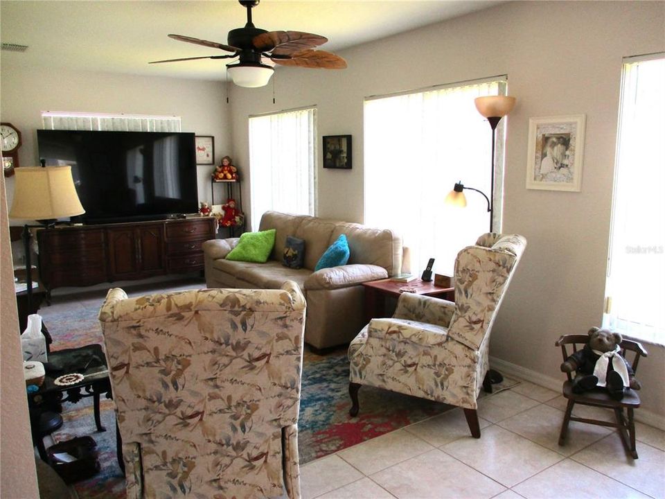 For Sale: $269,500 (2 beds, 2 baths, 1684 Square Feet)