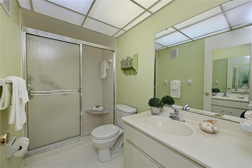 待售: $284,000 (2 贝兹, 2 浴室, 1080 平方英尺)