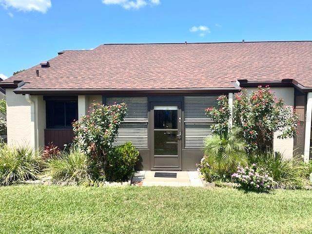 For Sale: $189,900 (2 beds, 2 baths, 1049 Square Feet)