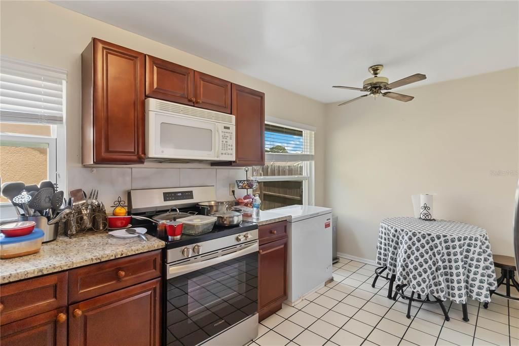 Active With Contract: $385,000 (3 beds, 2 baths, 1410 Square Feet)