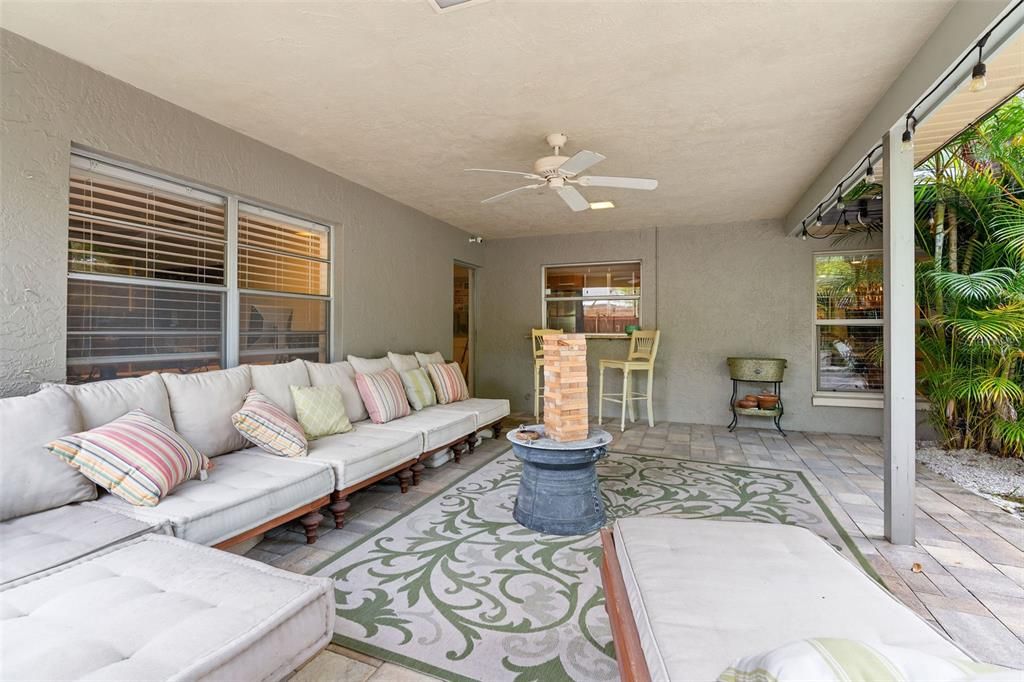 Active With Contract: $599,000 (4 beds, 2 baths, 1955 Square Feet)