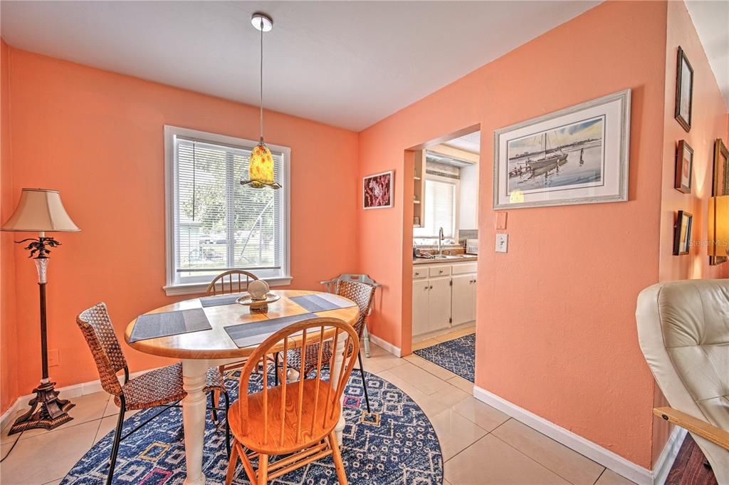 For Sale: $338,500 (3 beds, 1 baths, 1016 Square Feet)