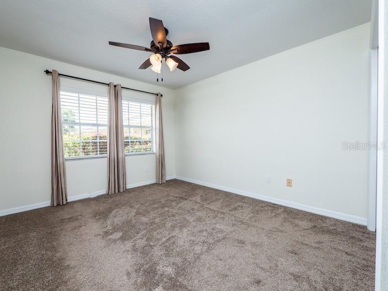 For Sale: $299,000 (2 beds, 1 baths, 706 Square Feet)