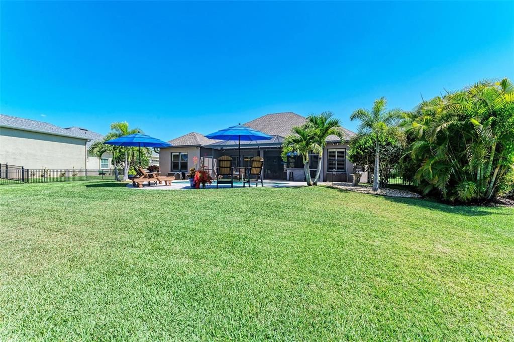 Recently Sold: $874,000 (4 beds, 2 baths, 2565 Square Feet)